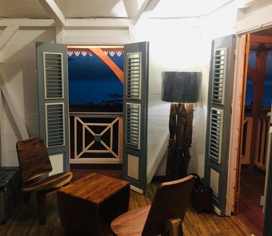 Habitation Baliache - Maison Creole Avec Jardin Privatif, Plage A 200M Deshaies Ngoại thất bức ảnh